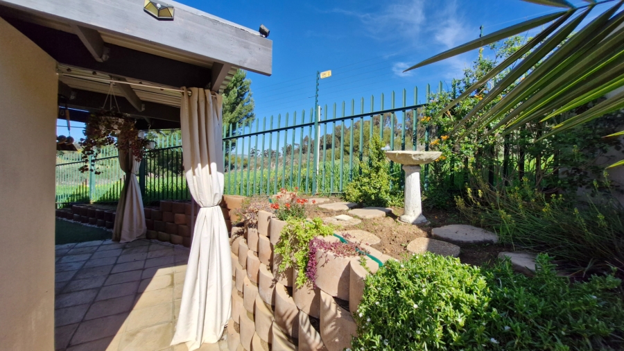 To Let 3 Bedroom Property for Rent in Glen Lilly Western Cape